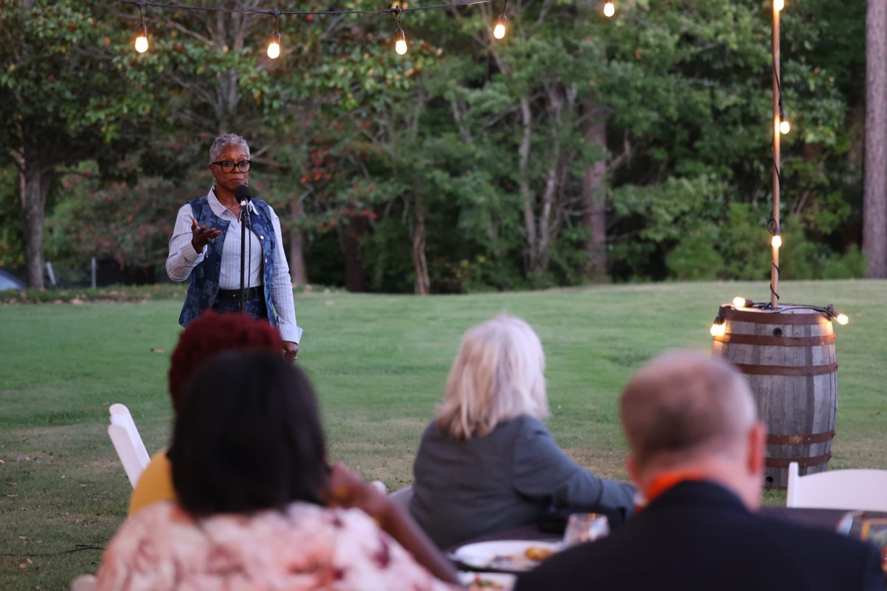 Executive Director Omotayo Alli welcomes the Class of 2026–2027 at the opening dinner in Pine Mountain.